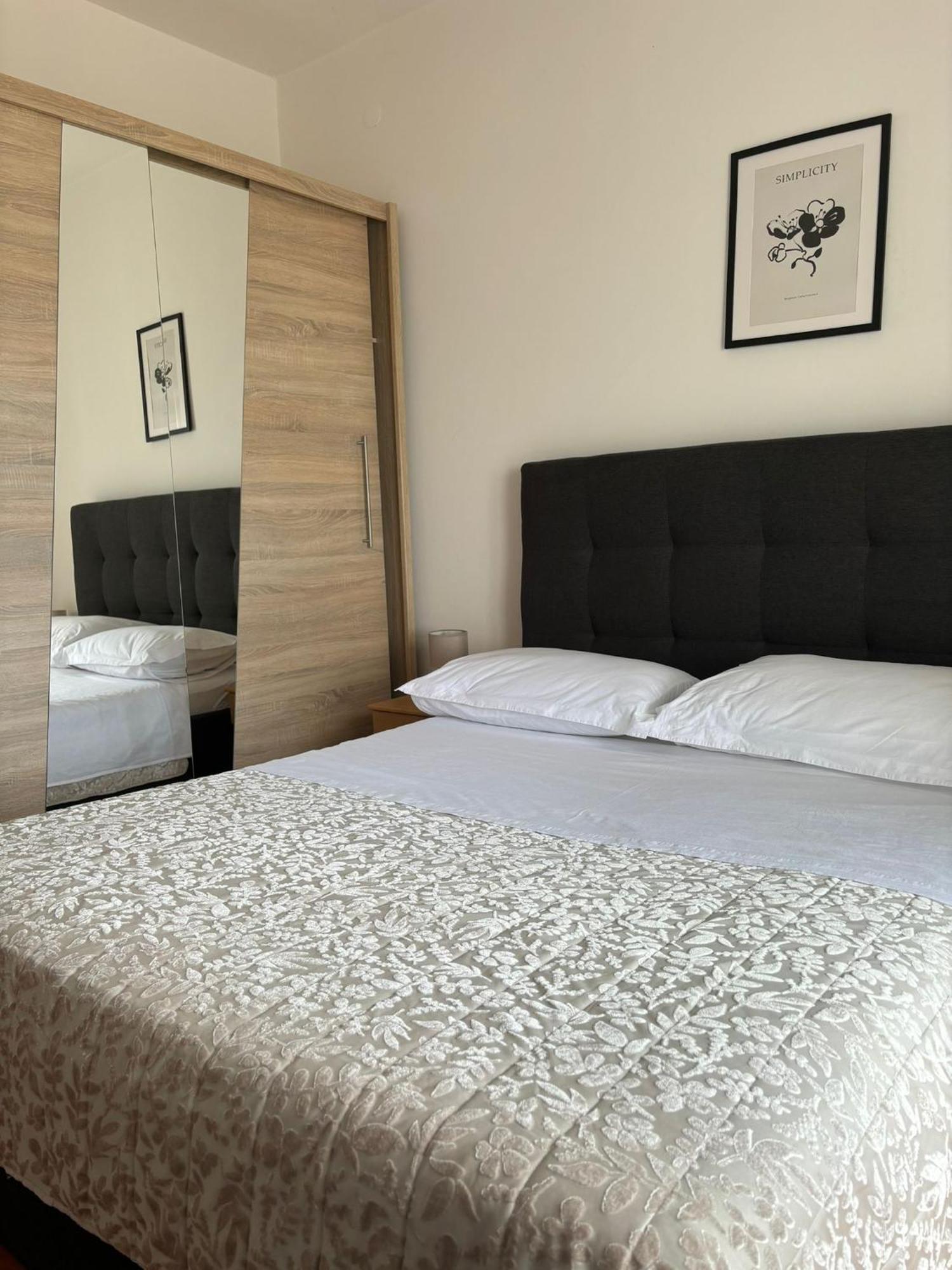 Apartman Luka Шибеник Екстер'єр фото